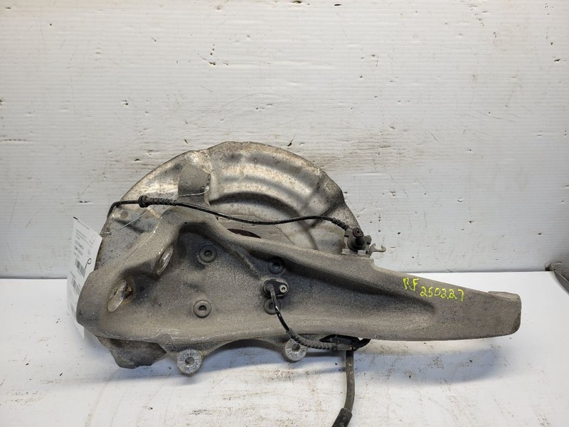 Passenger Right Front Spindle/Knuckle RWD Fits 12-19 BMW 640i 1612151