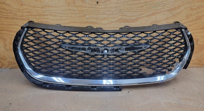 2021 2022 2023 CHRYSLER PACIFICA FRONT UPPER GRILLE OEM 6WF26TRMAC "DAMAGED"