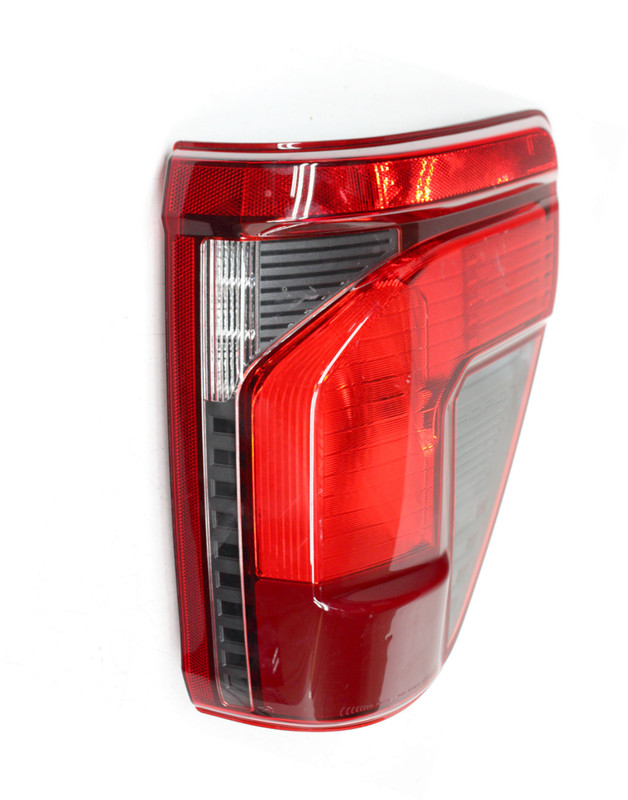 OEM Right Passenger Halogen Tail Lamp For Ford F150 RL34-13B504-BB Lens Chip