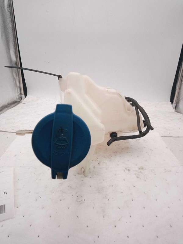 2018 Hyundai KONA Washer Fluid Reservoir OEM Grey 98610J9100 75000 Miles