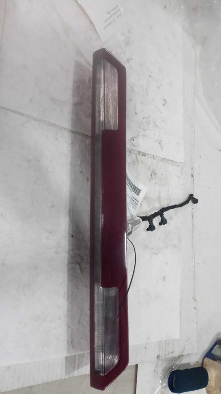 2021 GMC Sierra 1500 Center High Mount Stop Light Assembly Silver Used 72K Mi