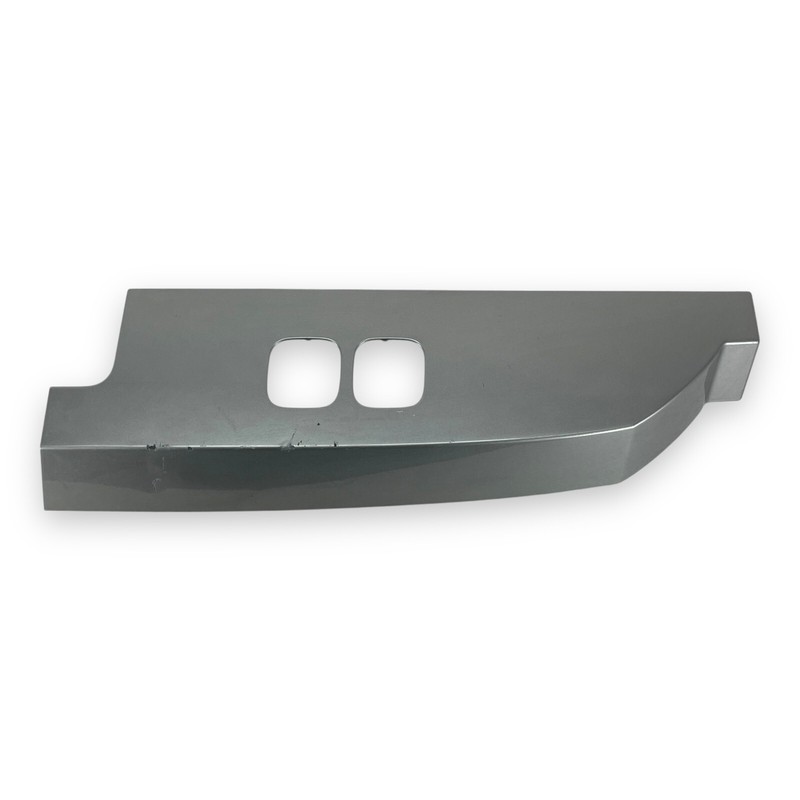 2020-2023 Land Rover Defender L663 rear right quarter trim OEM L8B2-28660-ACW