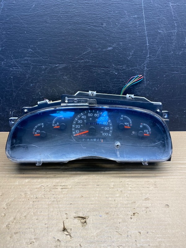 1999 to 2003 Ford E150 E250 E350 VAN Gauge Speedometer Cluster AE6176 DG