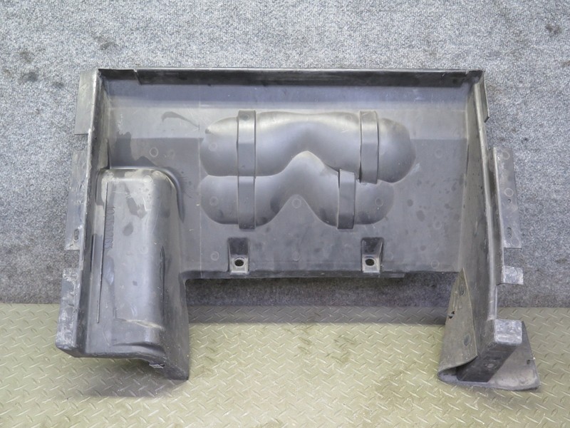 2004-2009 CADILLAC XLR 4.6L RADIATOR SUPPORT BAFFLE COVER AIR DUCT 10353263