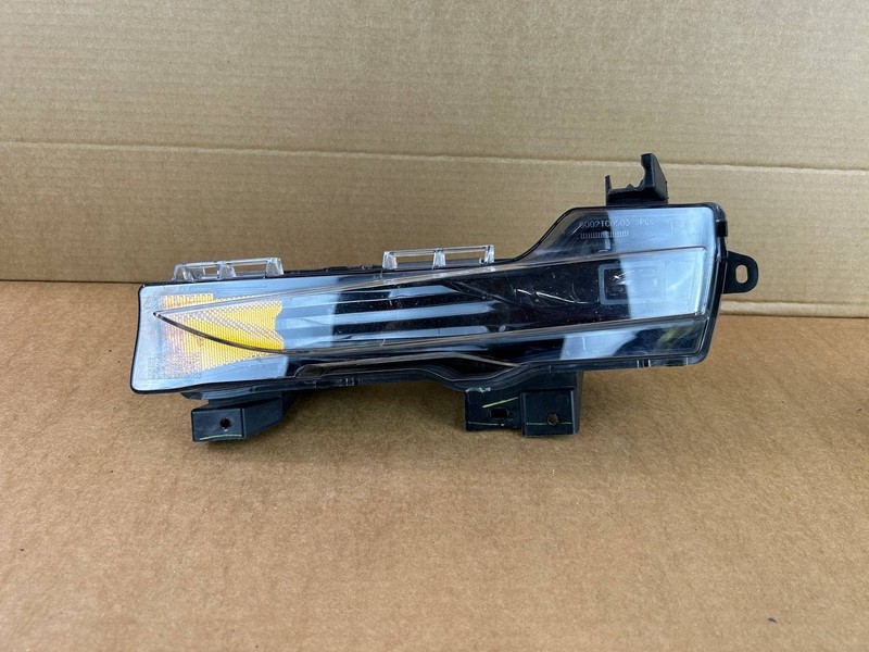 ✅ 2017 - 2020 Tesla Model 3 Left Base Amber Turn Light Lamp OEM 1077389-00-F