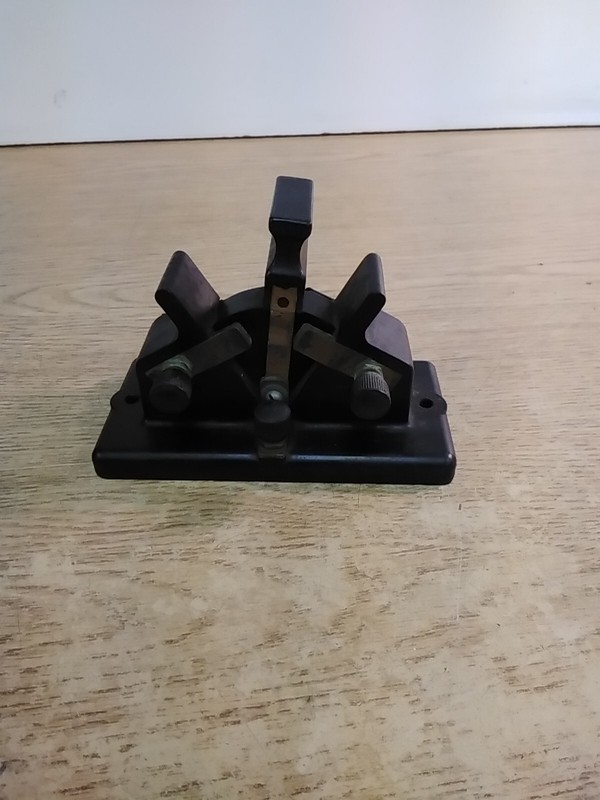 LN 3 Position Lever Switch