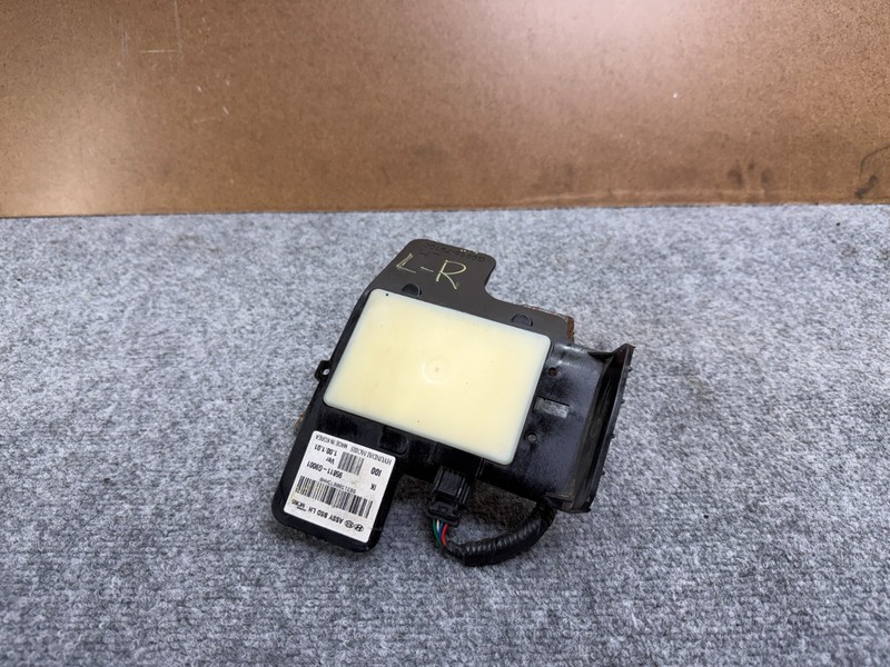 GENESIS G70 19-26 OEM REAR LEFT DRIVER BLIND SPOT SENSOR MODULE RADAR UNIT ASSY