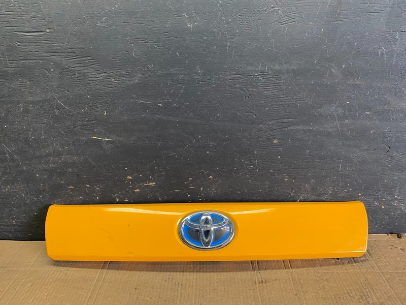 2012 2013 2014 Toyota Prius V Trunk Lid Liftgate Garnish Trim Panel OEM T4016 DG