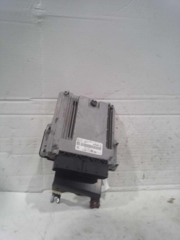 Used Engine Control Module (ECM) fits: 2015 Land rover Range rover Electronic Co