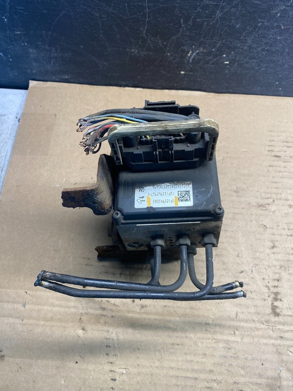 2009 Chevy Express GMC Savana 1500 2500 ABS Anti Lock Brake Pump AE2166 DW