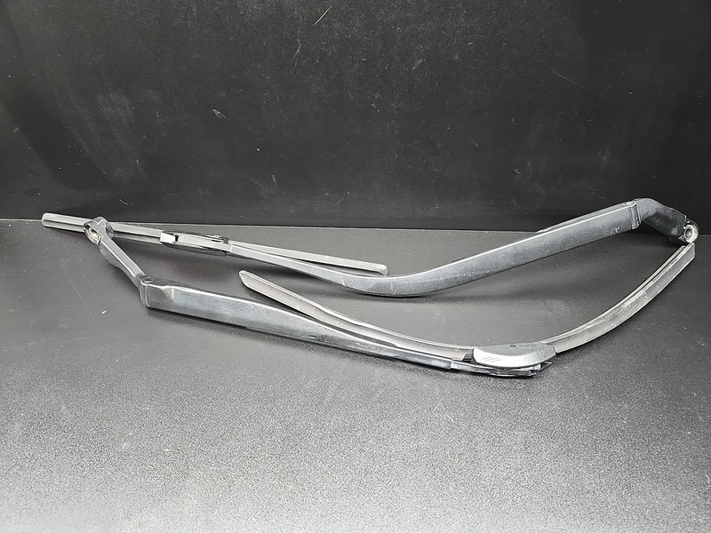 Infiniti M37 M35H M56 Q70Windshield Wiper Arm Left & Right Set OEM