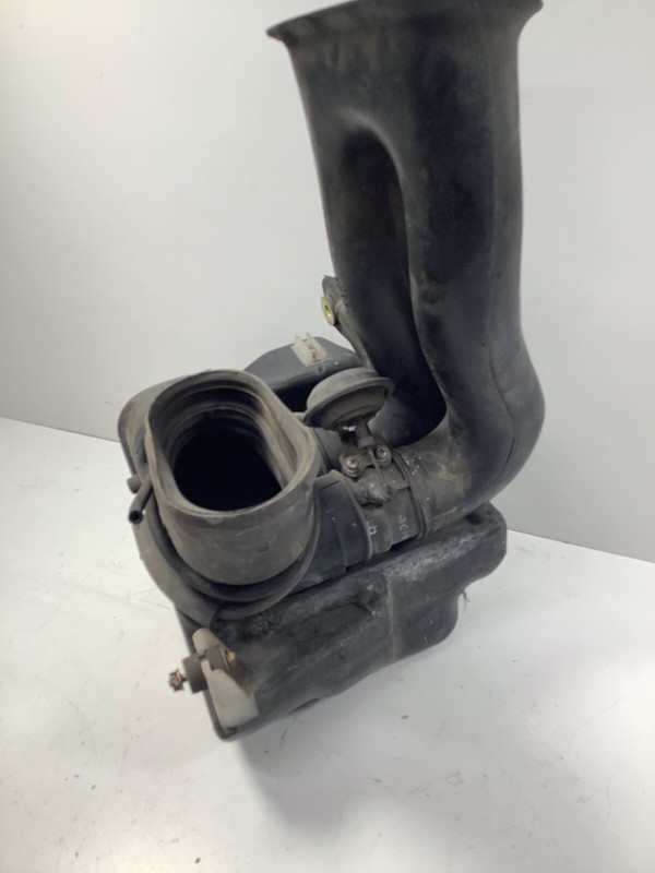 97-01 Honda Prelude Intake Air Resonator Chamber Box OEM