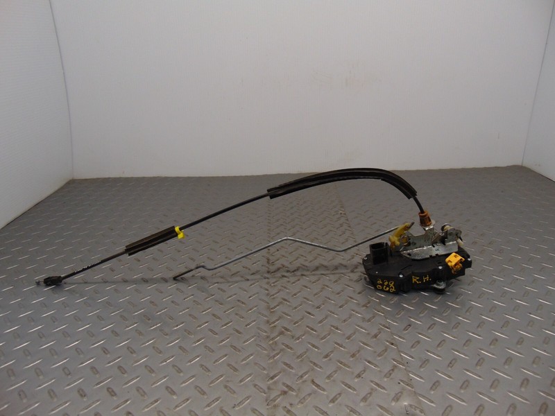 GMC Sierra 1500 SLE 5.3L 4X4 Front Passenger RH Door Latch 2010 2011 2012 2013