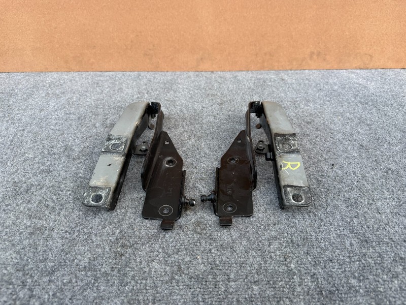 INFINITI G37 Q60 2007-2016 OEM LEFT AND RIGHT HOOD HINGES BRACKETS ASSEMBLY