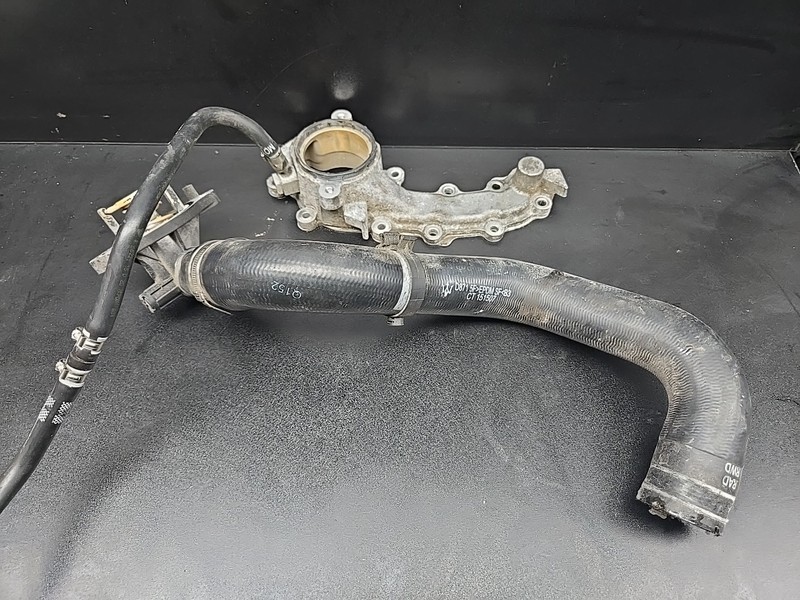 2014-2017 MASERATI GHIBLI SQ4 3.0L V6 ENGINE MOTOR THERMOSTAT W/ HOUSING OEM.