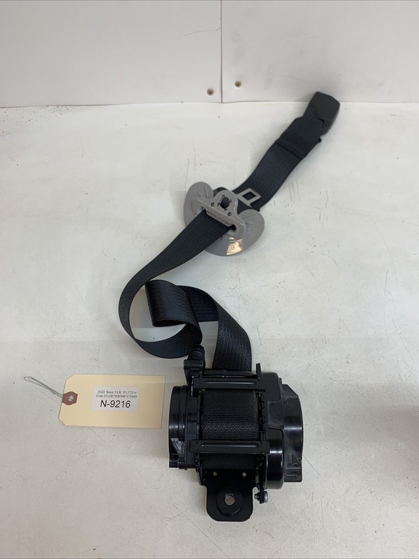 17-22 TESLA 3 FRONT RH Seat Belt Retractor OEM 9216 B70
