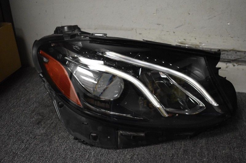 2017-2020 MERCEDES BENZ E CLASS HEADLIGHT RIGHT SIDE FACTORY OEM