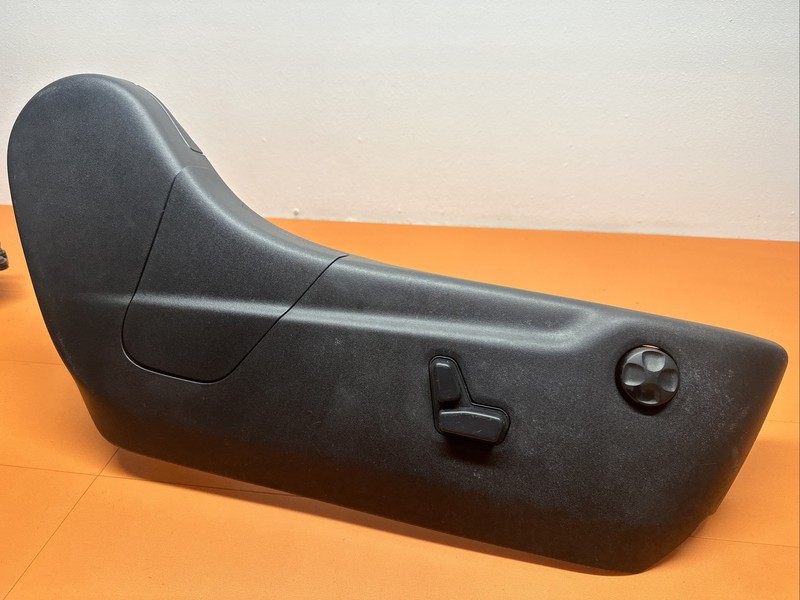 Lower Seat Control Switch W/Trim | 11-20 Grand Cherokee Black Right Passenger OE