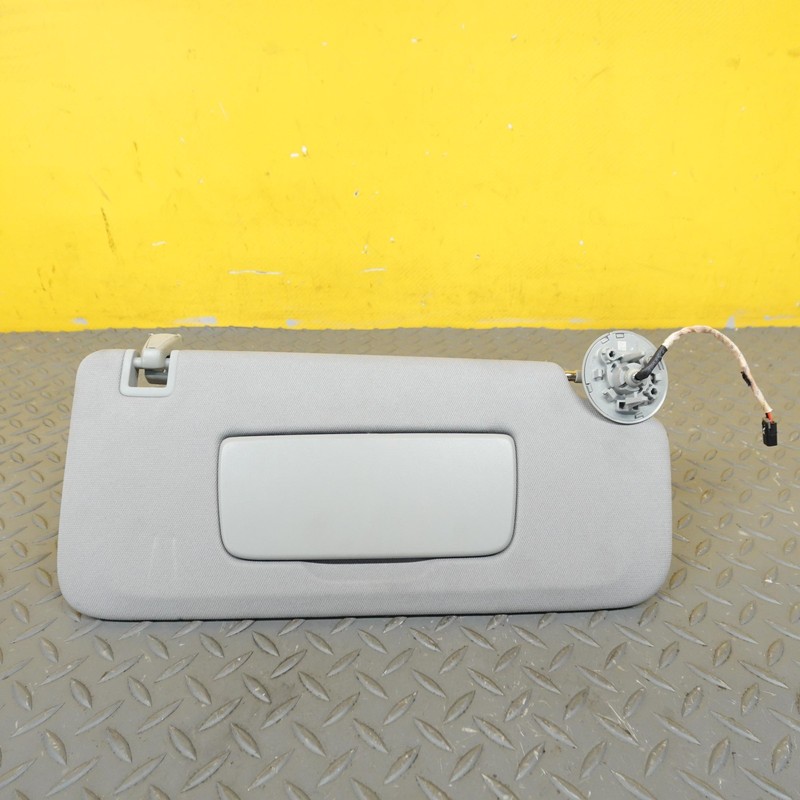 2018-2024 BUICK ENCLAVE RIGHT SIDE SUN VISOR ILLUMINATED OEM 84549250 / 84444760