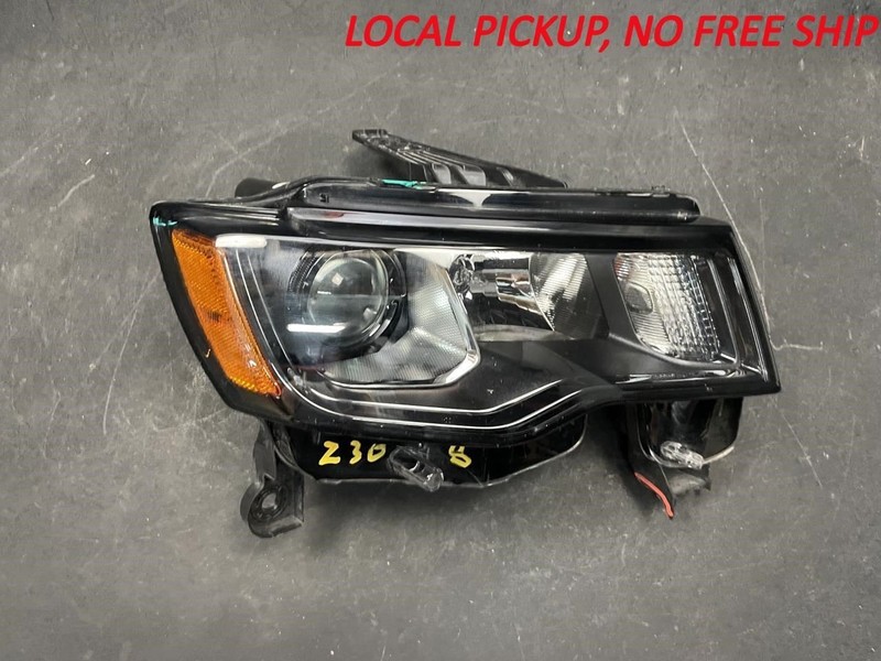 Front Right Headlight Halogen 2020 Jeep Grand Cherokee 68266646AF 2016 - 2021 X