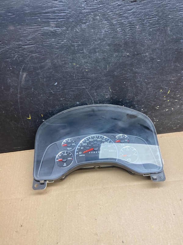 2008 2009 2010 Chevrolet Express Speedometer Cluster Gauge OEM T9175 DG
