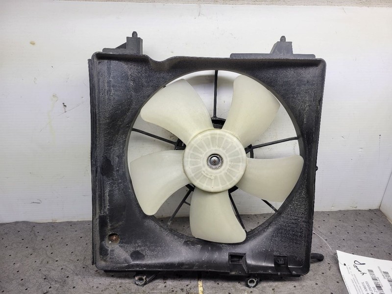 Driver Radiator Fan Motor Fan Assembly Radiator Fits 16-22 HR-V 1724240