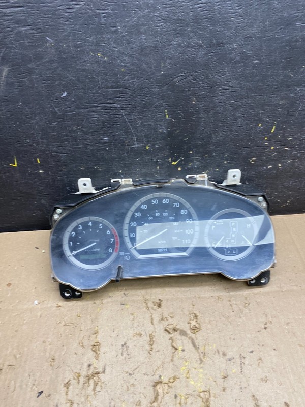 2004 2005 Toyota Sienna Speedometer Cluster Gauge U5570 DG