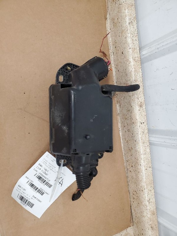 Fuse Box Engine Compartment 4 Door L Model Fits 14-17 FIAT 500 299718
