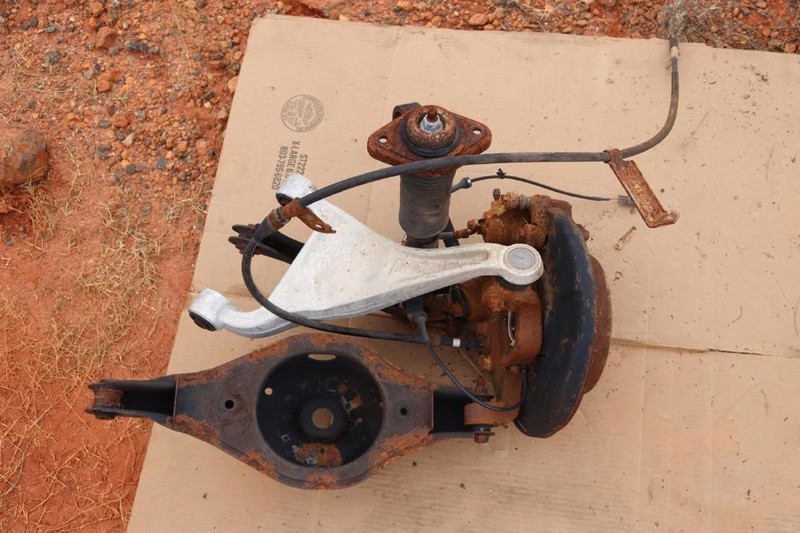 2014-2020 INIFINITI QX60 REAR RIGHT SIDE SUSPENSION SPINDLE HUB CONTROL ARMS OEM