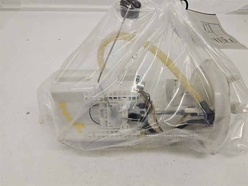 Fuel Pump Assembly 2.0L 4WD Fits 19-20 CHEROKEE 3360498