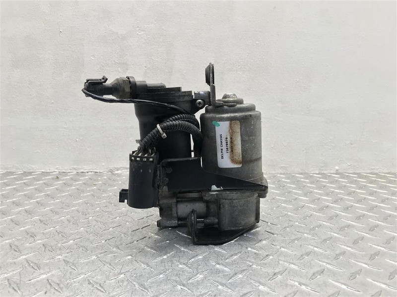 01-06 CHEVROLET TAHOE SUBURBAN 1500 AIR SUSPENSION COMPRESSOR PUMP OEM 19299545