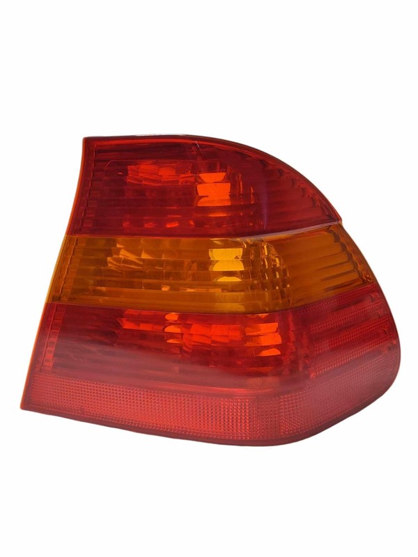 2002 BMW 325i RH Passenger Quarter Tail Light Assembly Light Scratches 6907934