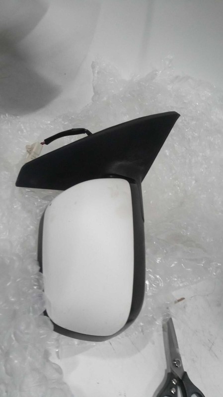 2001-2003 Toyota RAV4 Right Door Mirror Assembly White OEM Used 206296