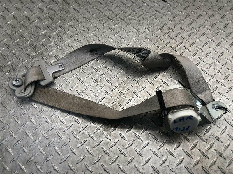 2008 CHRYSLER TOWN AND COUNTRY DRIVER 2ND ROW RETRACTOR OEM