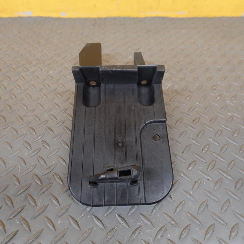 2016-2020 TESLA MODEL X REAR RIGHT SIDE FLOOR LOWER SUPPORT BRACKET 1066848-00-E