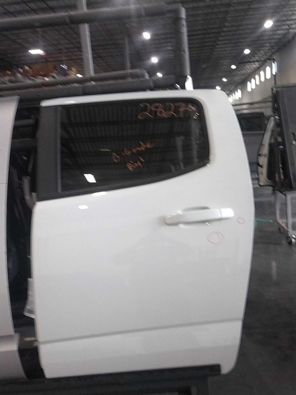 2020 Chevrolet Colorado Left Door White Used, Dings, 116K Miles, OEM Part