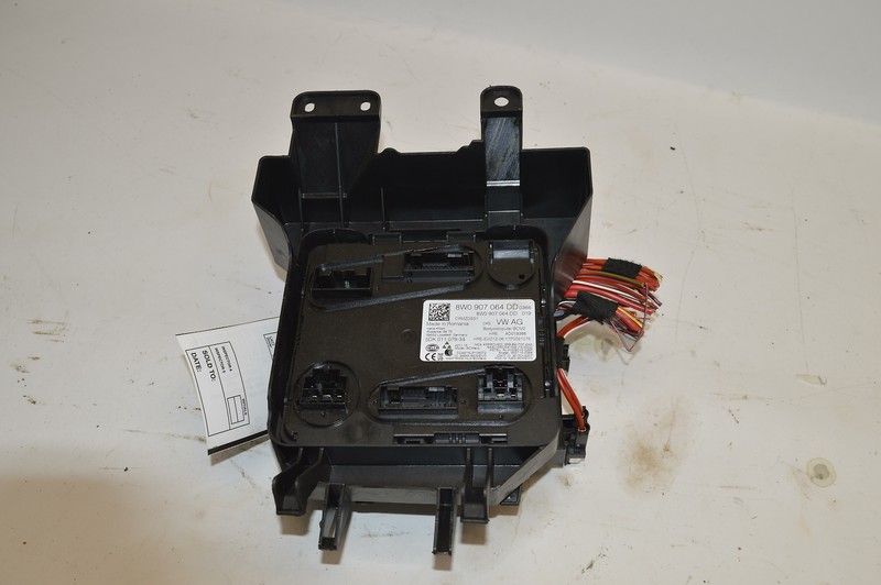 2017-2019 AUDI Q7 2.0L BCM BODY COMPUTER MODULE W /CABIN FUSE RELAY BOX OEM