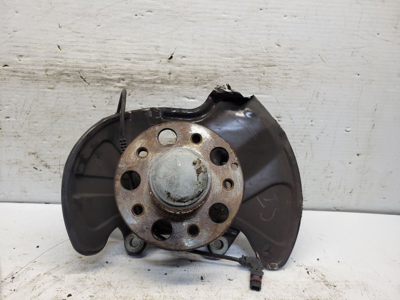 Passenger Front Spindle/Knuckle 204 Type Fits 01-15 MERCEDES C-CLASS 1699111