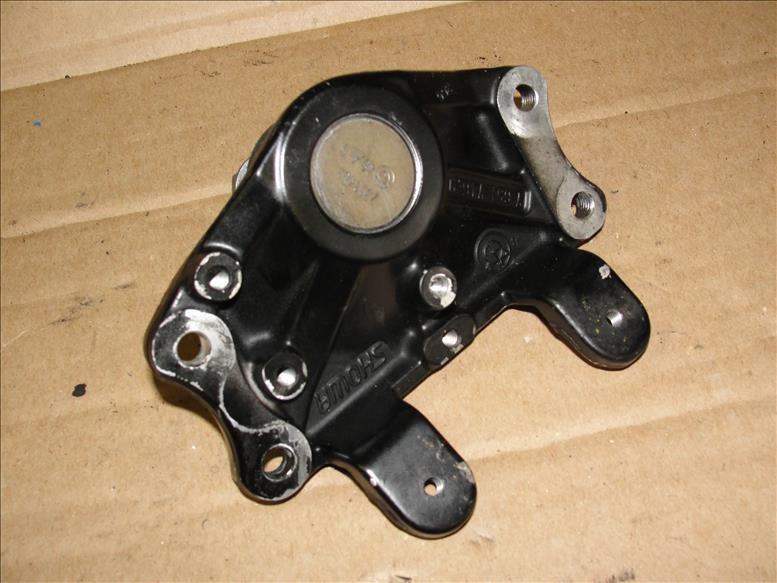 2004 BMW R 1150 RT LOWER TRIPLE TREEFORK SHOCK MOUNT BRACKET R1150RT 04