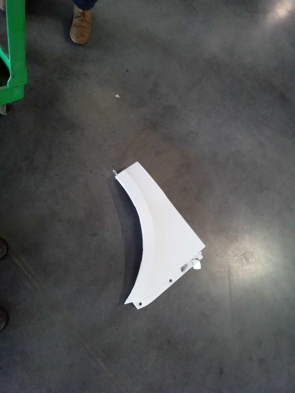 2017 Porsche Macan Right Fender White OEM Used 406593 4DR SUV 90K Miles