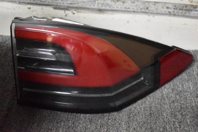 2016-2020 TESLA MODEL X TAIL LIGHT RIGHT SIDE FACTORY OEM
