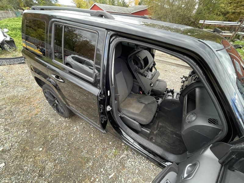 2007-2017 JEEP PATRIOT RIGHT ROCKER W/POST BLACK PC: PX8 130K 50715