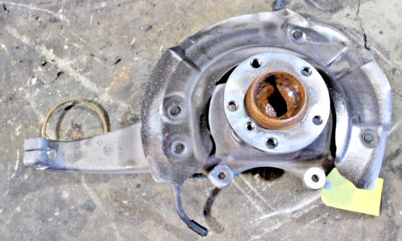 11 12 13 BMW 528i 535i 550i F10 Front Right Passenger Spindle Knuckle Hub OEM