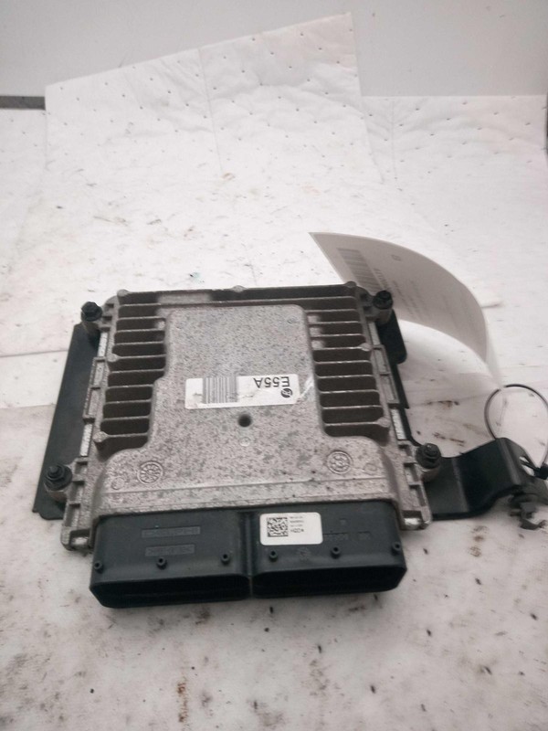 2018 Hyundai KONA Engine Control Module ECM OEM 391712ESJ0 98000 Miles White