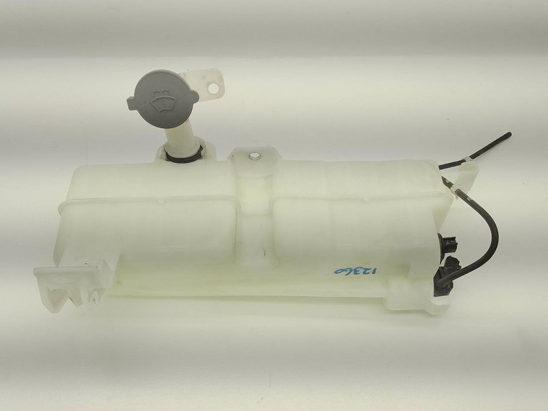 17-19 Nissan TITAN Platinum Reserve Windshield Washer Bottle Reservoir 28910EZ00