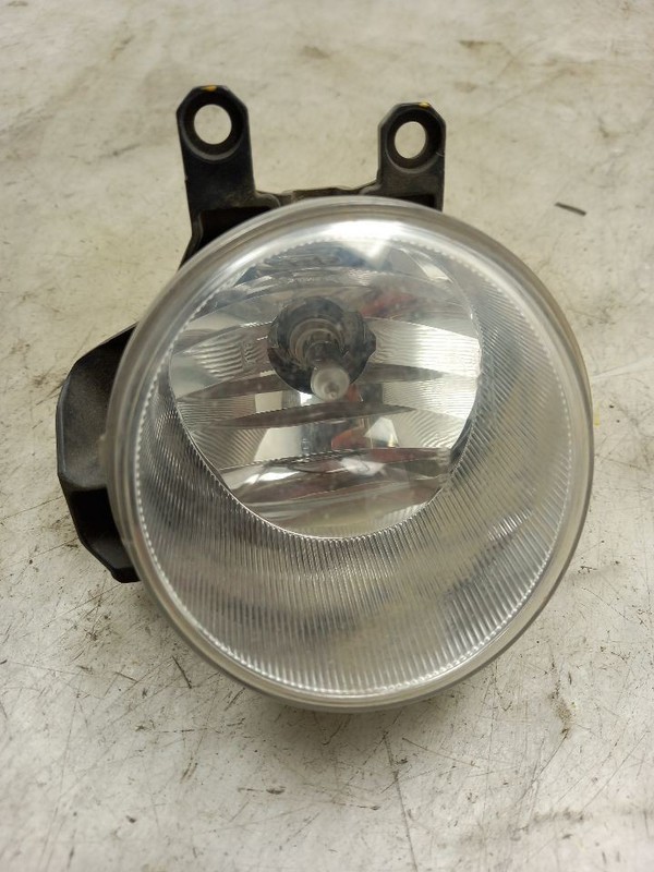 14-20 TOYOTA PRIUS PASSENGER RIGHT FOG LIGHT