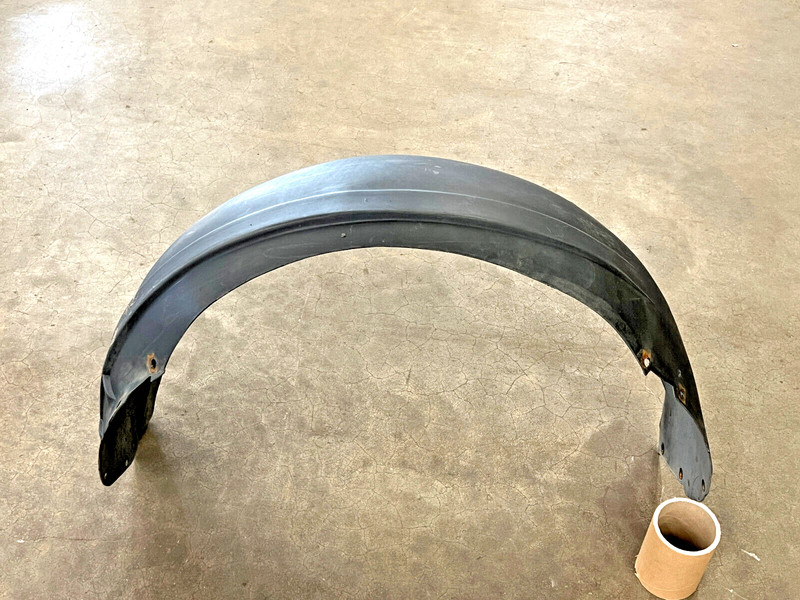 ⭐1984-1996 CHEVROLET CORVETTE C4 REAR RIGHT WHEEL FENDER LINER SPLASH LOT2565
