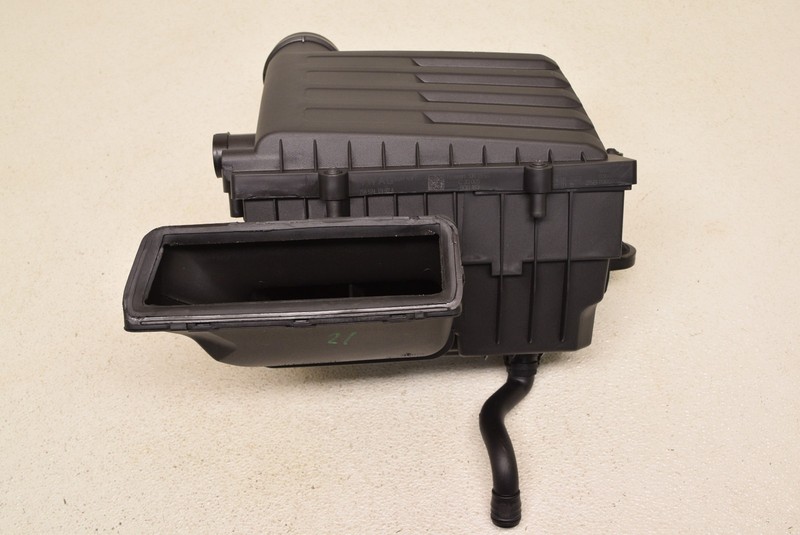 MK7 VW Jetta GLI Air Cleaner Assembly Intake Box Golf GTI Genuine Oem 2019-2024