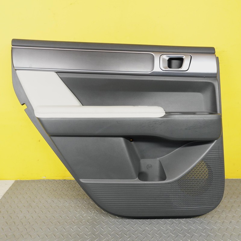 2024-2025 HYUNDAI SANTA FE REAR LEFT SIDE DOOR TRIM COVER PANEL OEM 83301R6010