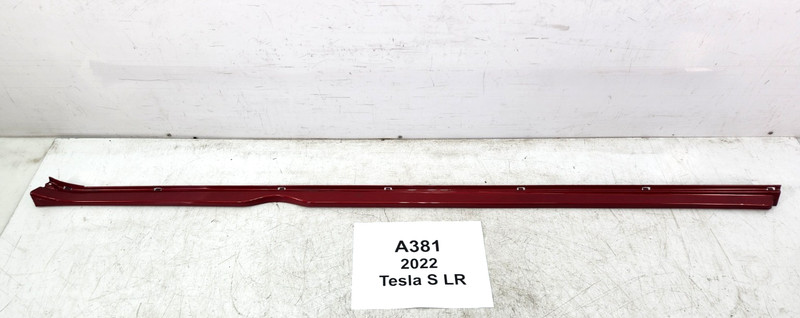 ✅ 21-25 OEM Tesla Model S Right Passenger Rocker Panel Scuff Plate Molding Red